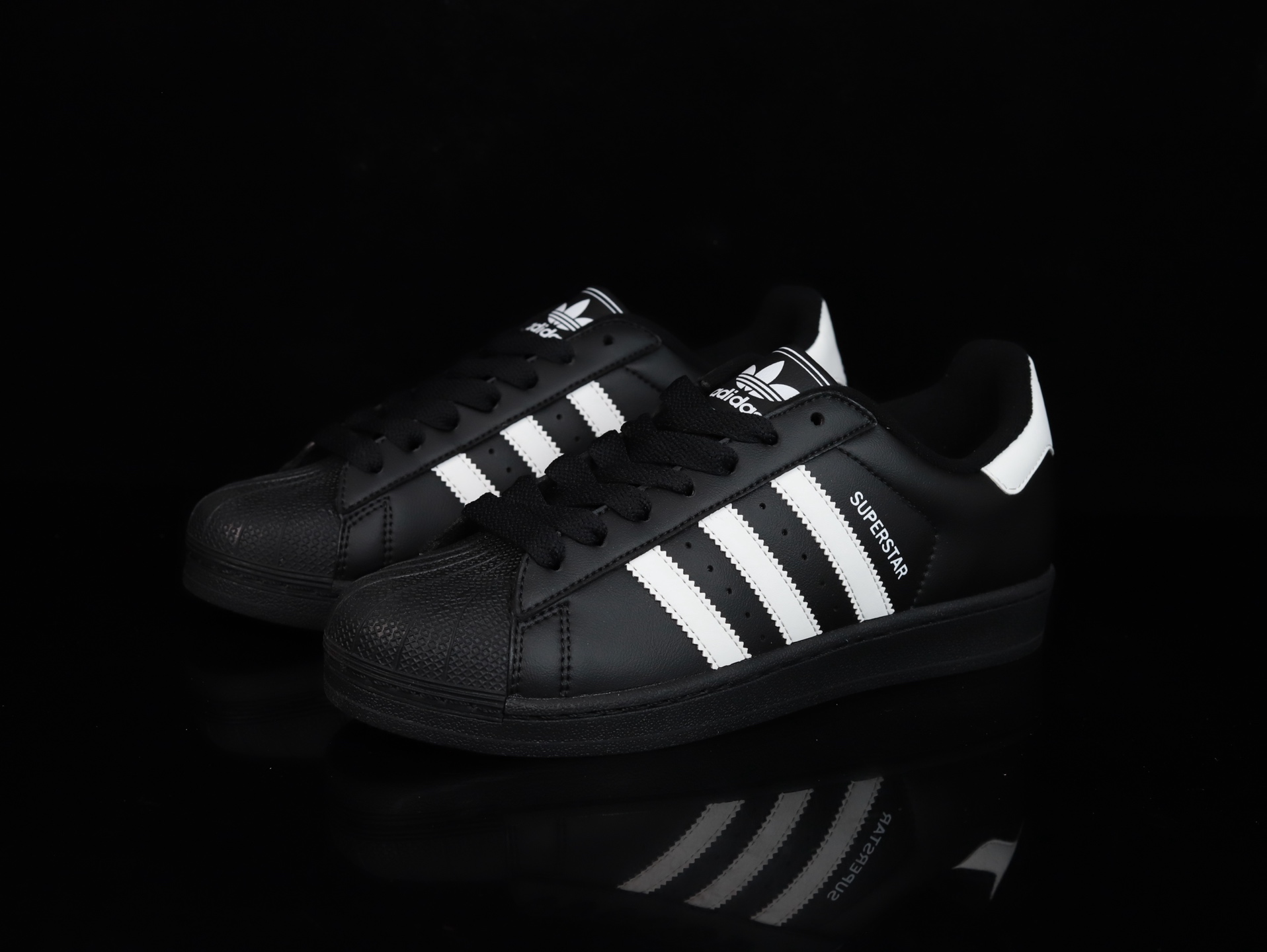 683cc3fa Premium Lightweight Responsive Traction Athletic Court Sneakers | Fragment Clothing