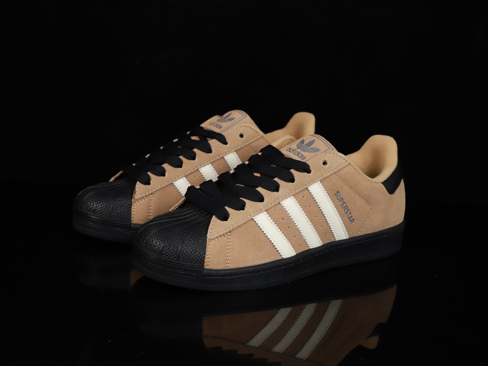 8bc630ec Retro Heritage Low Top Everyday Streetwear Sneakers | Fragment Clothing