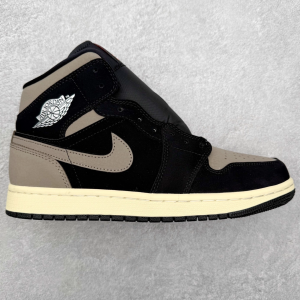 Jordan Retro Basketball Sneakers for Everyday Streetwear | Fragment Clothing Streetwear