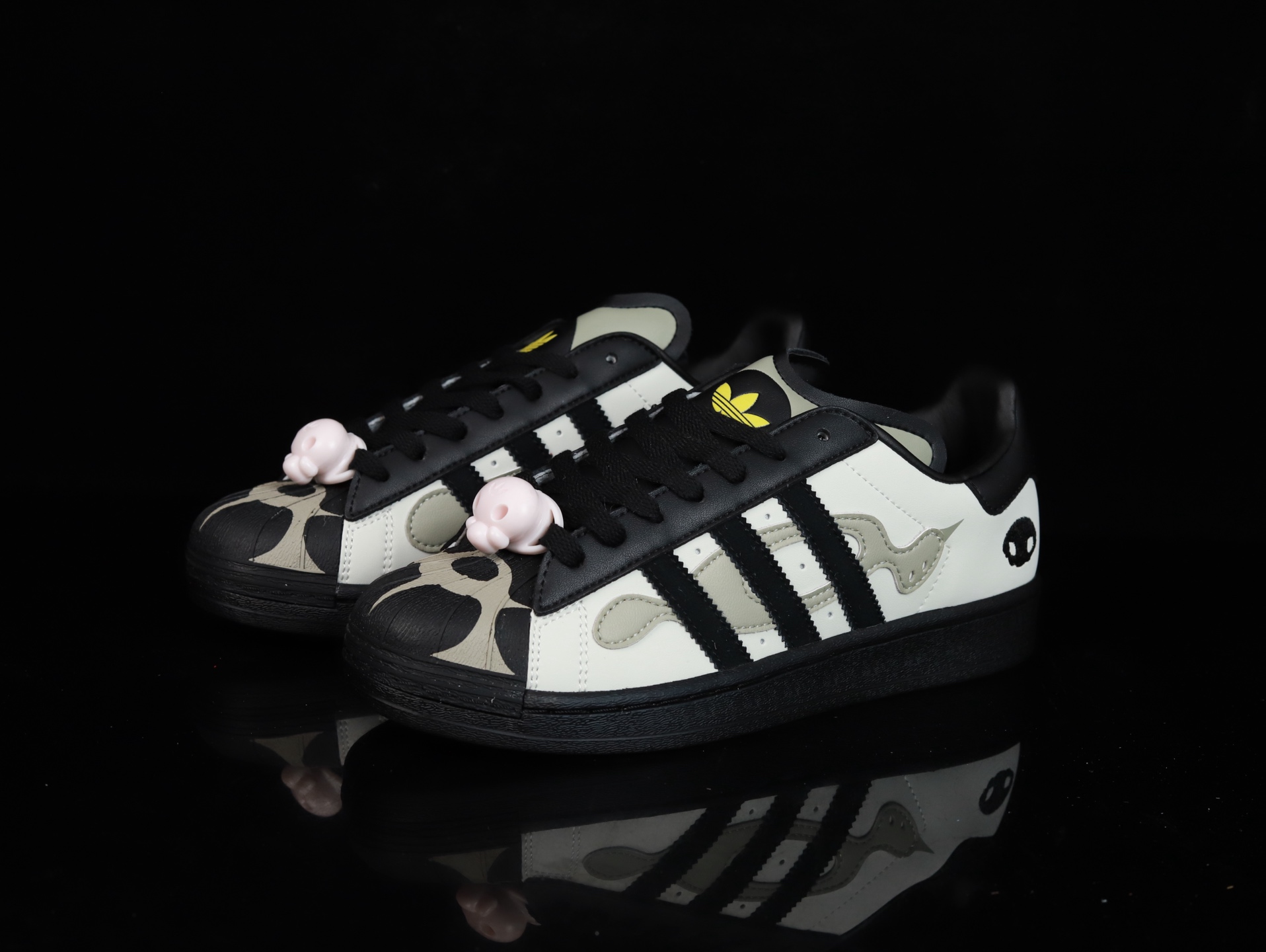 ec10c6c2 Timeless Court Style Low Top Casual Skate Sneakers | Fragment Clothing